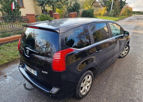 Peugeot 5008 cena 10900 przebieg: 232800, rok produkcji 2010 z Praszka małe 254